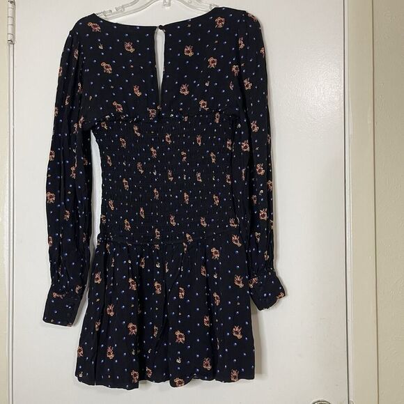 Free People Black Floral Star-Print Smocked long sleeve Mini Dress Size Small - Picture 3 of 7